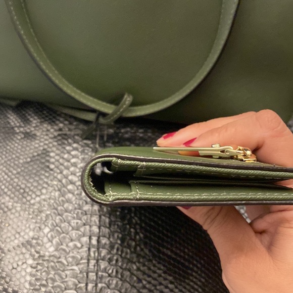 Kate spade tote , rare dark green . Excellent condition with matching wallet. - Picture 14 of 14